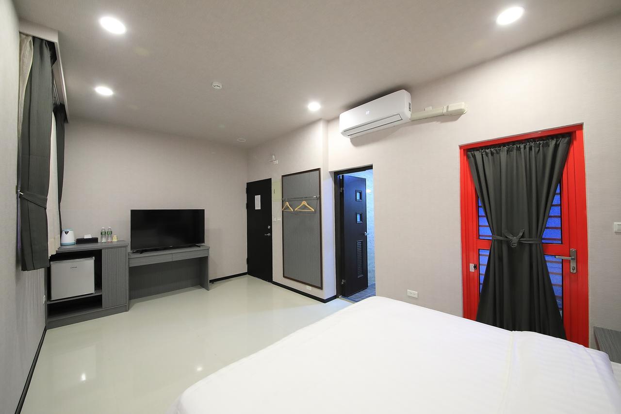 花蓮亮君經典民宿1館加2館民宿-東大門夜市-電梯包棟bright King Homestay Хуалянь Экстерьер фото