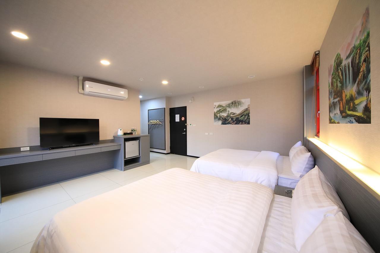 花蓮亮君經典民宿1館加2館民宿-東大門夜市-電梯包棟bright King Homestay Хуалянь Экстерьер фото